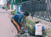 Tim DPU Makassar Perbaiki Saluran Drainase di Jl Kapasa Raya