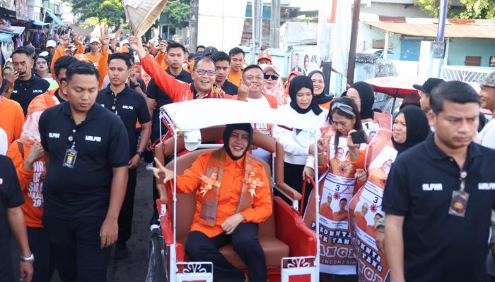 Danny Pomanto dan Istrinya Kampanye di TPI Paotere, Begini Janjinya