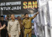 Pjs Walkot Makassar Bersama Gub Sulsel Tinjau Gudang Logistik KPU
