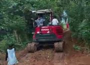 Pemdes Turungan Baji Perbaiki Lapangan di Dusun Soppeng