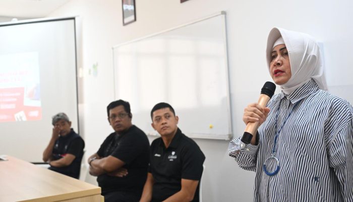 Indira Yusuf Ismail Tutup Penataran Wasit Basket Lisensi C dan B2 Tingkat Kota Makassar