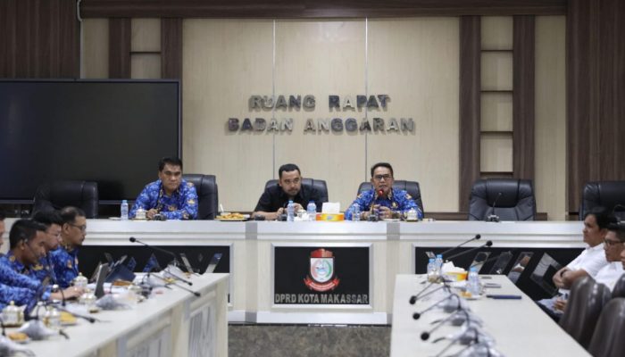 TAPD Pemkot Makassar Bersama Banggar DPRD Bahas Strategi PBJ 2025