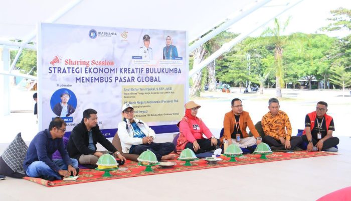 Support UMKM, IKA SMANSA Bulukumba Gelar Sharing Session di Pantai Merpati