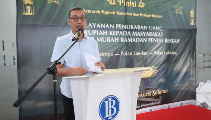 Plh Sekda Andi Zulkifli Bersama Kepala BI Sulsel Buka Layanan Penukaran Uang dan Pasar Murah di Pulau Lae-lae