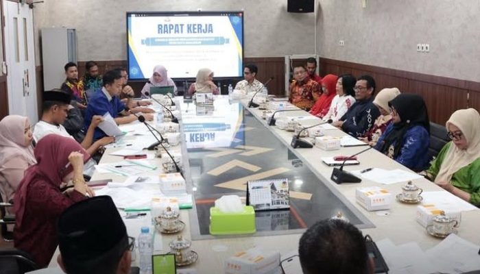 Kadispora Hadiri Monev Triwulan Pertama di DPRD Makassar