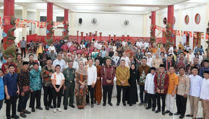 Perkuat Keberagaman, Walkot Munafri Bersama Ketua DPRD Sulsel Hadiri Peringatan Hari Raya Waisak
