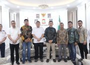 Didampingi Kepala Bappeda, Kadis PU dan Kadishub, Walkot Makassar dan GM PLN Bahas Kelistrikan di Kepulauan