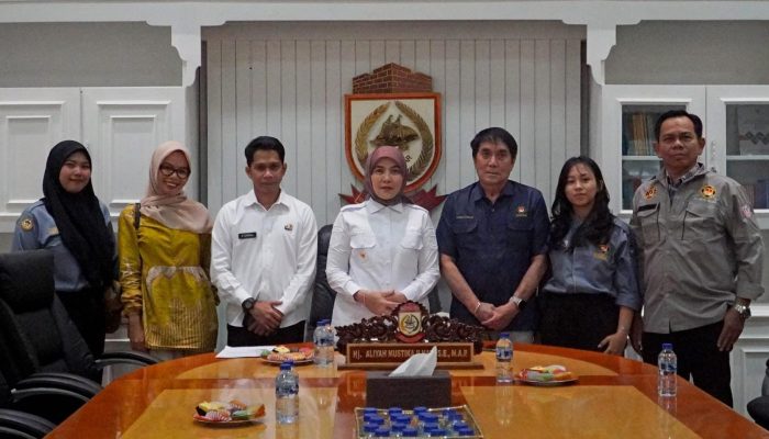 Didampingi Sekdispora, Wawali Aliyah Terima Audinesi dari UKM Shorinji Kempo Unhas