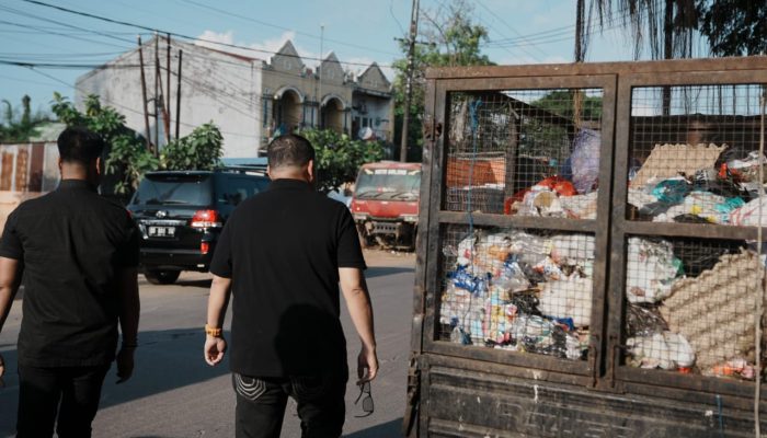 Munafri Temukan Sampah Menumpuk, Lapak Kosong Berdiri di Atas Got Saat Sidak di Tallo
