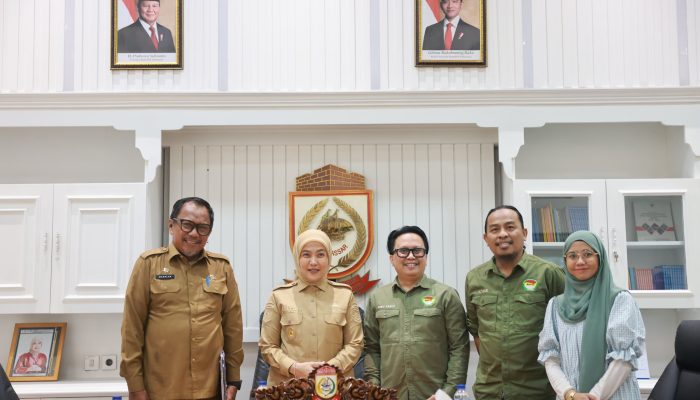 Didampingi Kepala BPKAD, Wawali Aliyah Terima Audiensi AKP2I