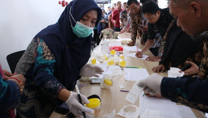 Breaking News: Bupati Bulukumba Pimpin Apel dan Langsung Gelar Tes Urine di Gedung Pinisi