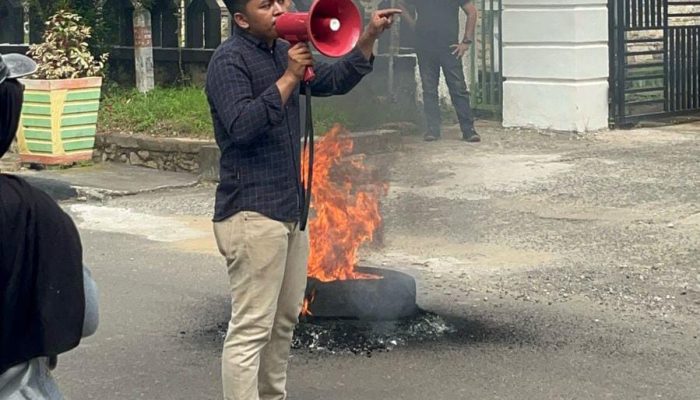 Aksi Evaluasi 100 Hari Kerja Bupati Enrekang: Putra Daerah Bersuara!