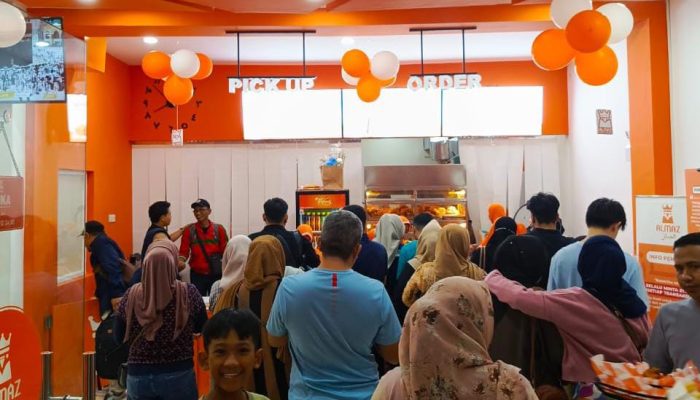 Almaz Fried Chicken Buka Cabang di Ratulangi Makassar, Dorong Ekonomi Umat dan Serap Tenaga Kerja Lokal