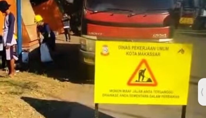 Satgas Drainase dan SDA Dinas PU Makassar Kerahkan Tim dan Alat Berat untuk Keruk Sedimen