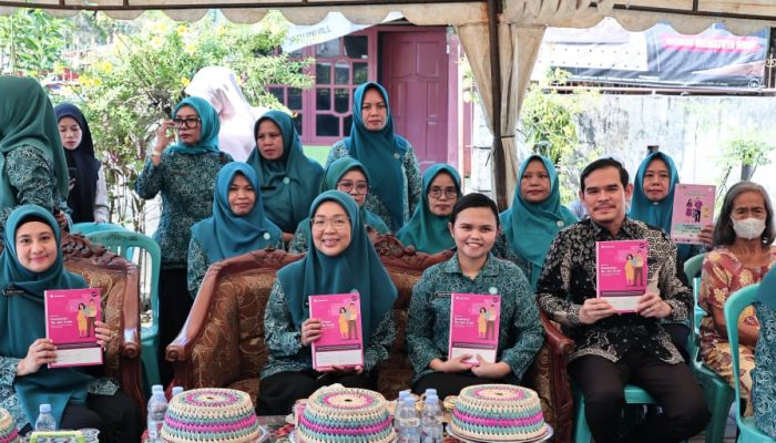 Didampingi Camat Panakkukang, Melinda Aksa Dukung Gerakan Membaca Buku KIA
