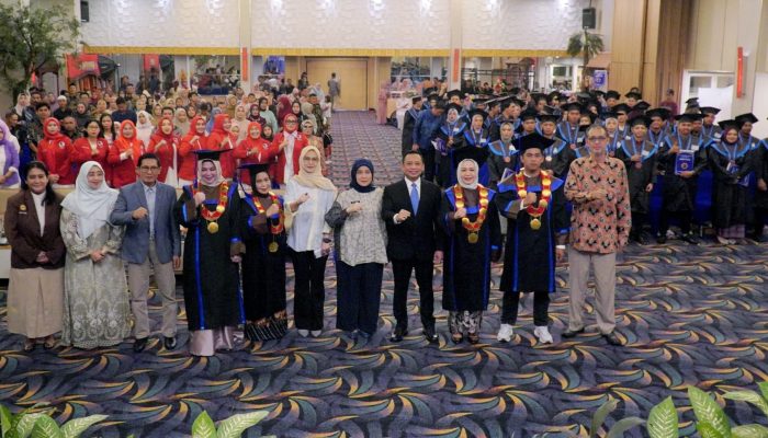 Waketum KADIN, Ketua DPRD Sulsel hingga Wawali Makassar Hadiri Wisuda XXIX ASMI Publik