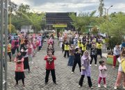 Semarak HUT ke-43, RSUD Sinjai Gelar Senam Bersama dan Berdayakan UMKM Lokal