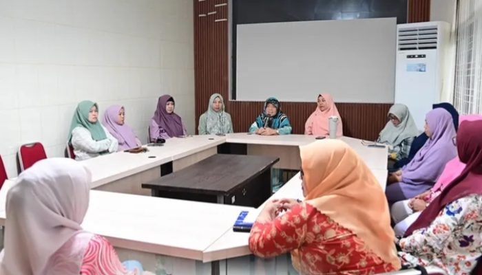 Pertemuan Rutin DWP Disperkim Kota Makassar dan Kajian Islam bersama Prof. Dr. Amrah Kasim
