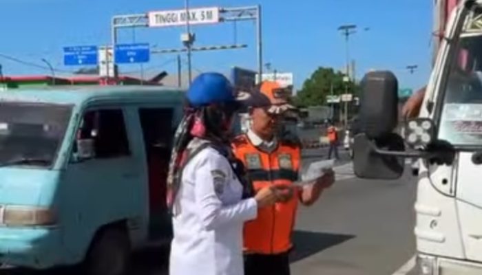 Dishub Makassar dan Satlantas Polrestabes Tertibkan Truk Berat di Perbatasan Makassar–Maros