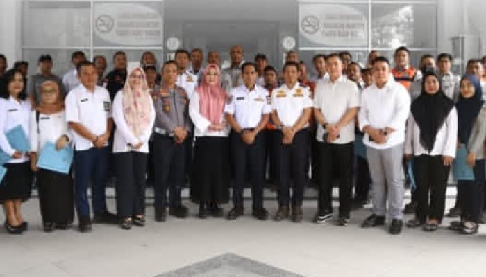 Sekdis Perhubungan Kota Makassar Serahkan 39 SK PPPK Formasi 2024