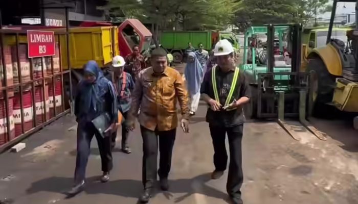 Kadis PU Dampingi Wali Kota Makassar Tinjau UPT Perbengkelan dan Pengelolaan Alat Berat