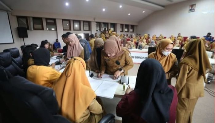 BKPSDMD Kota Makassar Gelar Penandatanganan SK Perjanjian Kerja PPPK