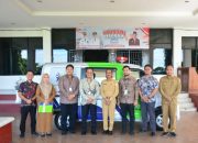 Sekda Sinjai Terima Bantuan CSR Mobil Jenazah dari PT Bank Sulselbar