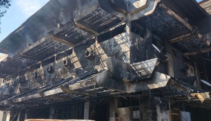 Insiden DPRD Makassar: 3 Orang Meninggal, 67 Mobil dan 15 Motor Terbakar