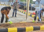 Taruna Ikrar Kepala BPOM RI Tanam Pohon dan Kunjungi Instalasi Farmasi Rumah Sakit Hermina Makassar
