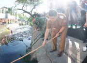 Didampingi Kepala DPU, DLH dan Camat Panakkukang, Walkot Munafri Pimpin Pembersihan Kanal Sinrijala