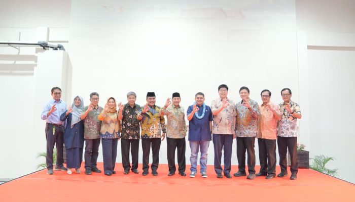 Didampingi Kadisdik, DPMPTSP, Kadistaru, dan Camat Biringkanaya, Walkot Munafri Resmikan Sekolah Al Azhar Summarecon