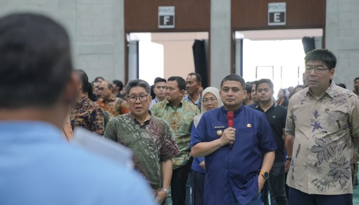 Didampingi Kadisdik, DPMPTSP, Distaru, Camat Biringanaya, Munafri Resmikan SMCC Kapasitas 8000 Orang