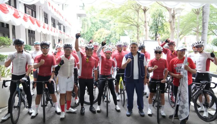 Wali Kota Makassar Lepas Touring Sepeda Merdeka 2025