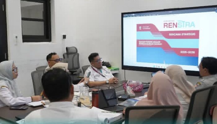 Bappeda Makassar Gelar Rapat Verifikasi dan Asistensi Renstra-PD 2025–2029
