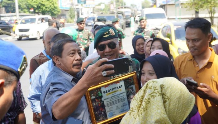 Masyarakat Makassar Sampaikan Terima Kasih kepada Pangdivif 3 Kostrad