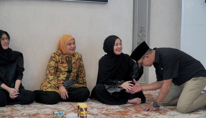 Ketua DPRD Sulsel dan Makassar Hingga Wawali Aliyah Sampaikan Belasungkawa Buat Ibunda Wagub Sulsel