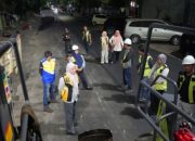Kadis PU Makassar Zuhaelsi Tinjau Langsung Proses Pengaspalan Jl Chairil Anwar