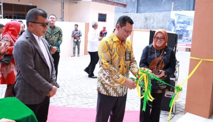 Didampingi Bupati Andi Utta, Dirjen Badilum Mahkamah Agung Resmikan Mess Panrita Justicia