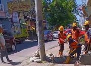 Tindaklanjuti Aduan Warga, Dinas PU Makassar Normalisasi Saluran Drainase di Jalan Lasinrang