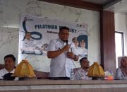 Camat Tamalate Dampingi Kadis Koperasi dan Usaha Kecil dalam Pelatihan Merajut untuk Pemberdayaan Masyarakat