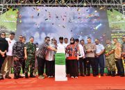 Resmi Diluncurkan, Gubernur Andi Sudirman Salurkan 5 Juta Kg Benih Padi Unggul untuk Petani se-Sulsel