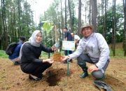 Ketua Komisi E DPRD Sulsel Hadiri Penanaman Pohon Serentak di Hutan Pinus Moncong Sipolong