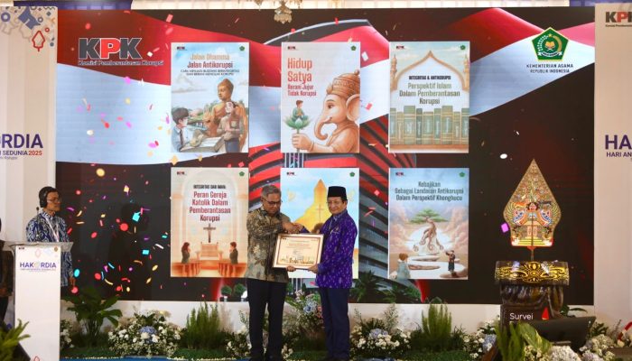 Kemenag Raih Dua Penghargaan dari KPK di Hari Antikorupsi Sedunia 2025