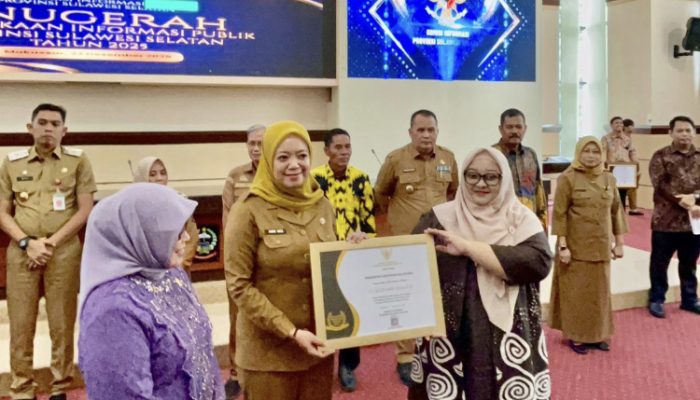 Pemkab Bulukumba Raih Anugerah Keterbukaan Informasi Publik