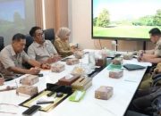 Kepala BAPENDA Kota Makassar Hadiri Rakor Pembahasan Perparkiran dan Pasar Tradisional