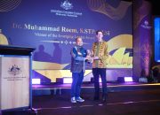 Alumni Australia asal Makassar Dr. Muhammad Roem Raih Emerging Leader Award dari Konsulat-Jenderal Australia