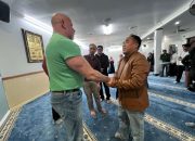 Imam Muthahhir Arif Pandu Langkah Hijrah Profesor Amerika di Masjid Istiqlal Houston