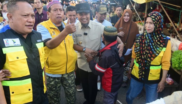 Sidak Pasar Bersama Forkopimda, Gubernur Sulsel: Harga Sembako Relatif Terkendali