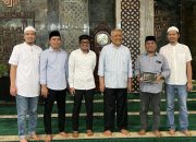 DPRD Sulsel Serahkan 61 Juta Infaq Buka Puasa di Masjid Almarkaz