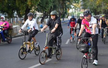 Wali Kota Munafri Gowes Bareng SKPD Tinjau Jumat Bersih di Dua Kecamatan